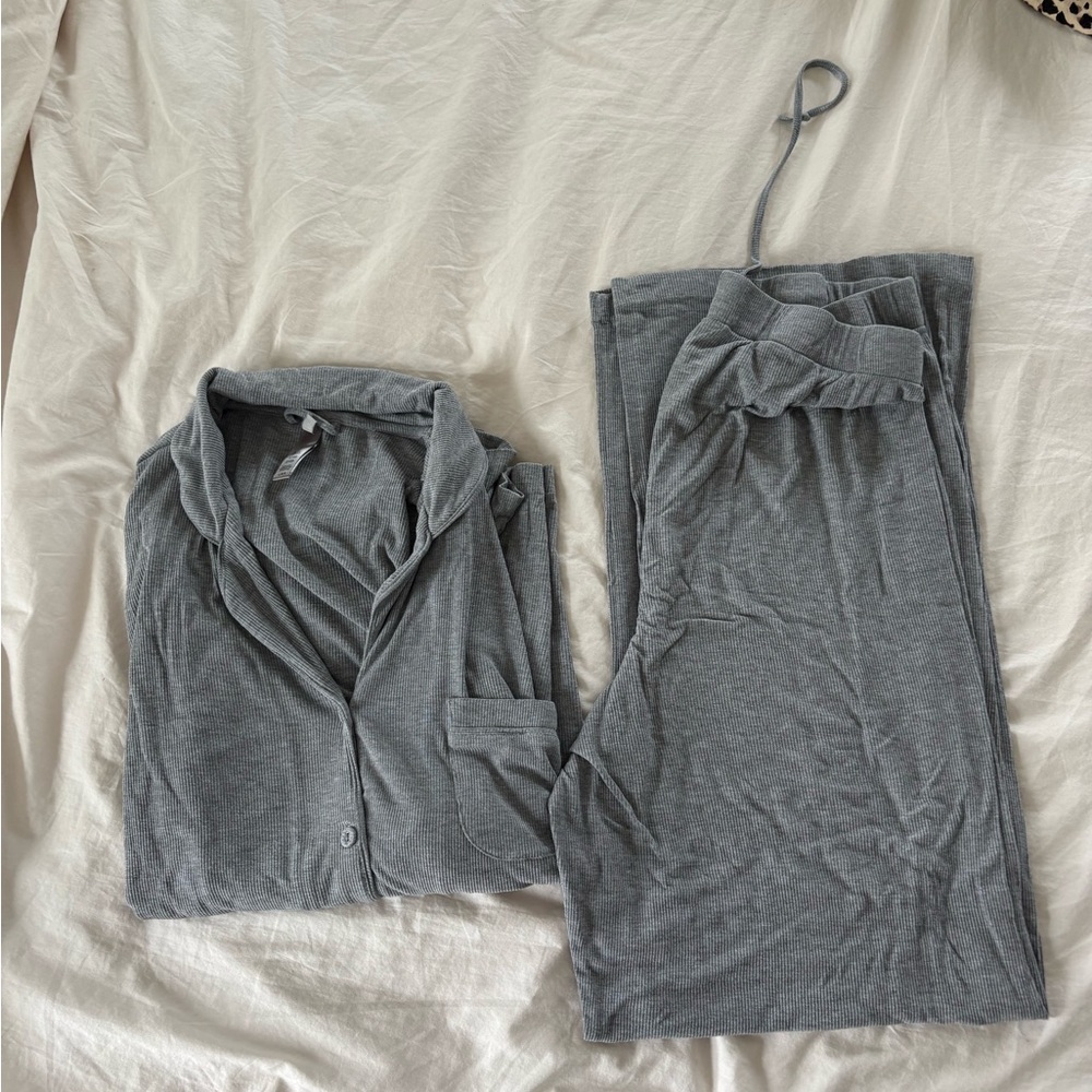 Skims Gray Soft Lounge Sleep Set